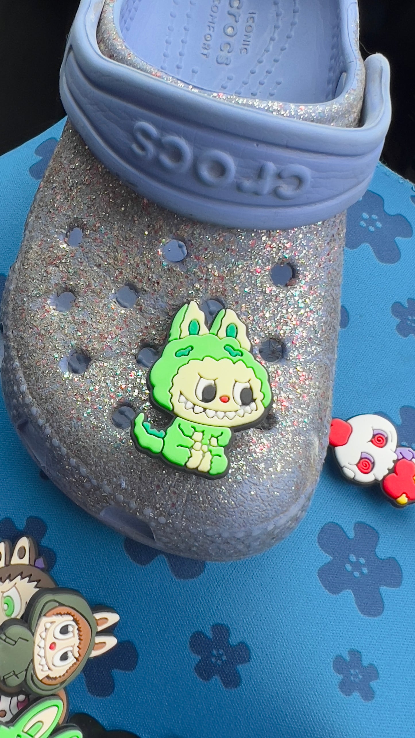 Pin- Dije labubu verde