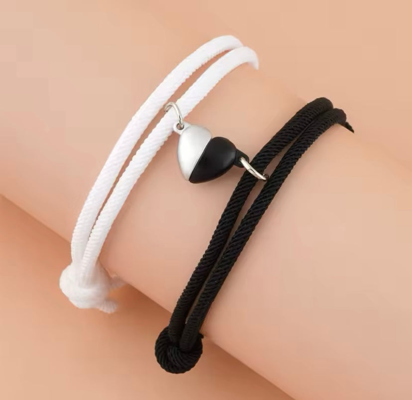 Pulsera magnética de corazón