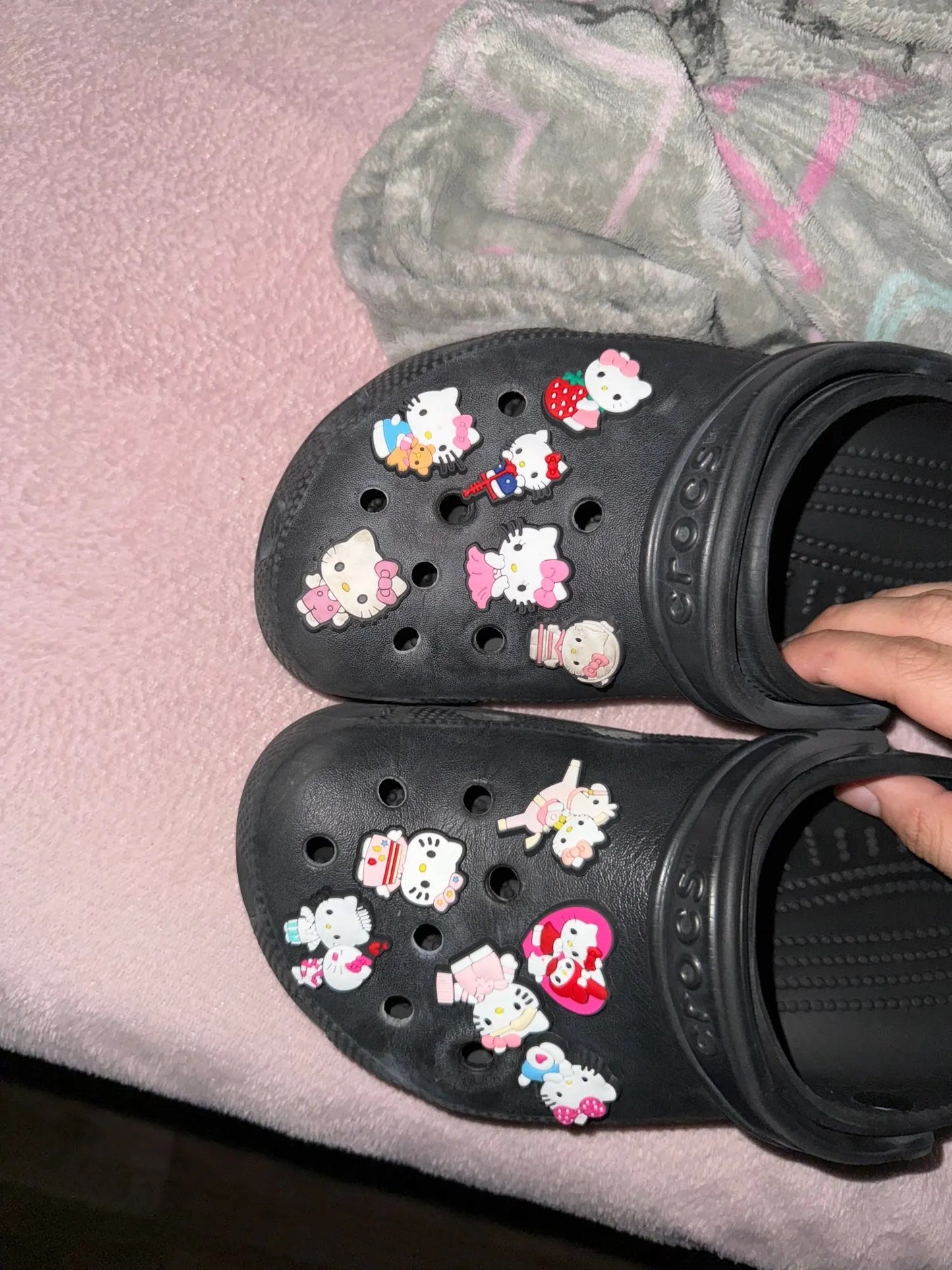 Dije o Pin de zuecos HK