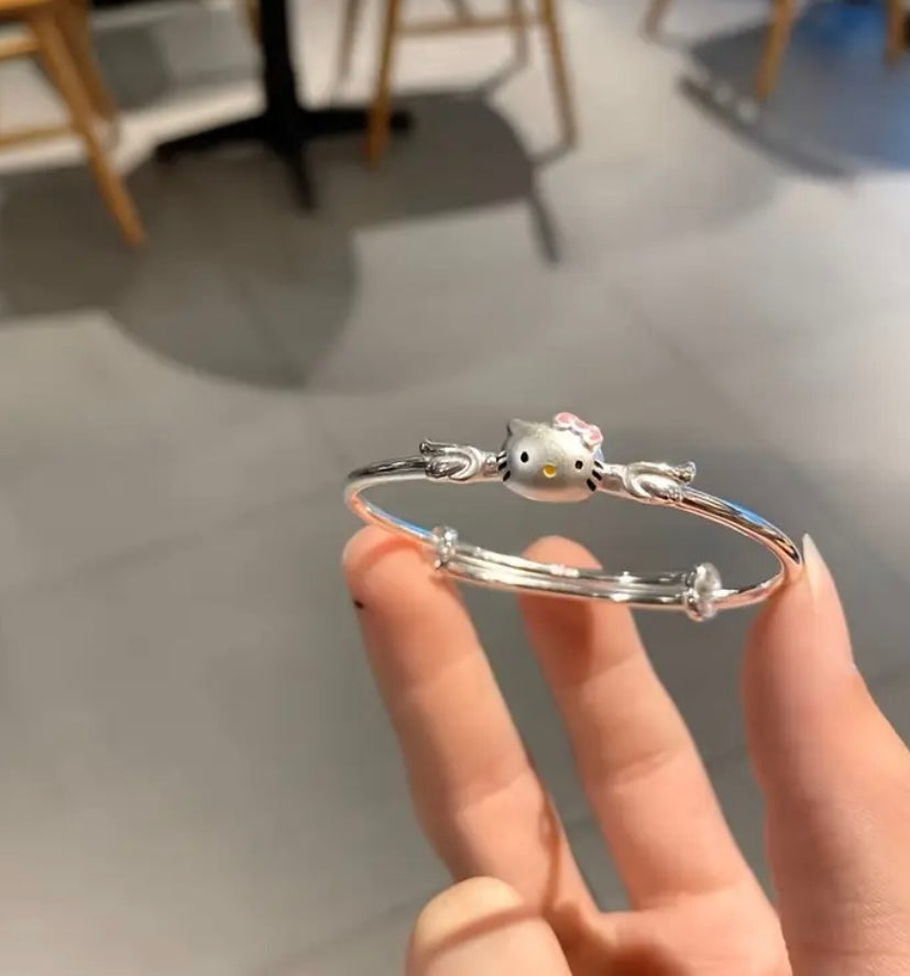 Anillo con Hello Kitty.