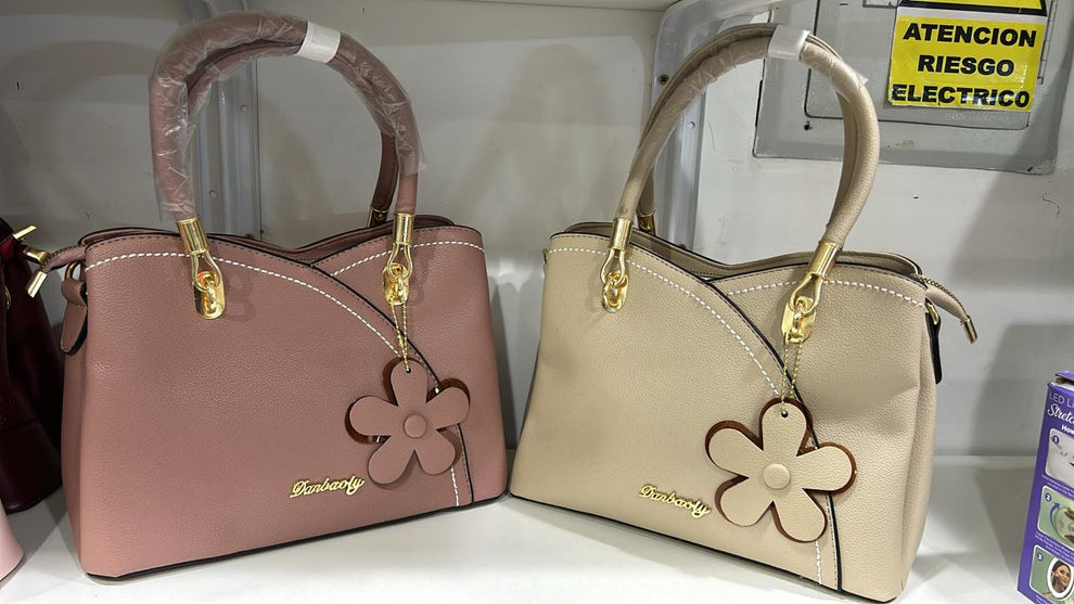BOLSO DE CUERO RETRO CON LLAVERO FLOR