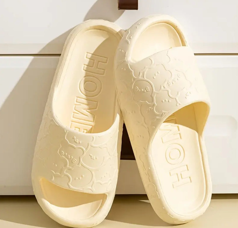 Sandalias de oso en relieve