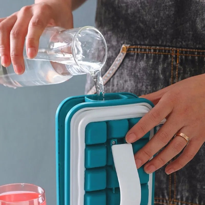 Contenedor de hielo 🧊 en forma de botella