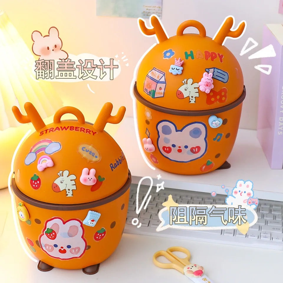 Cubo de basura tierno
