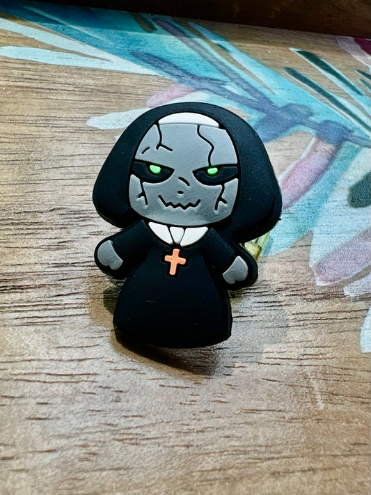 Pin o Dije  la monja