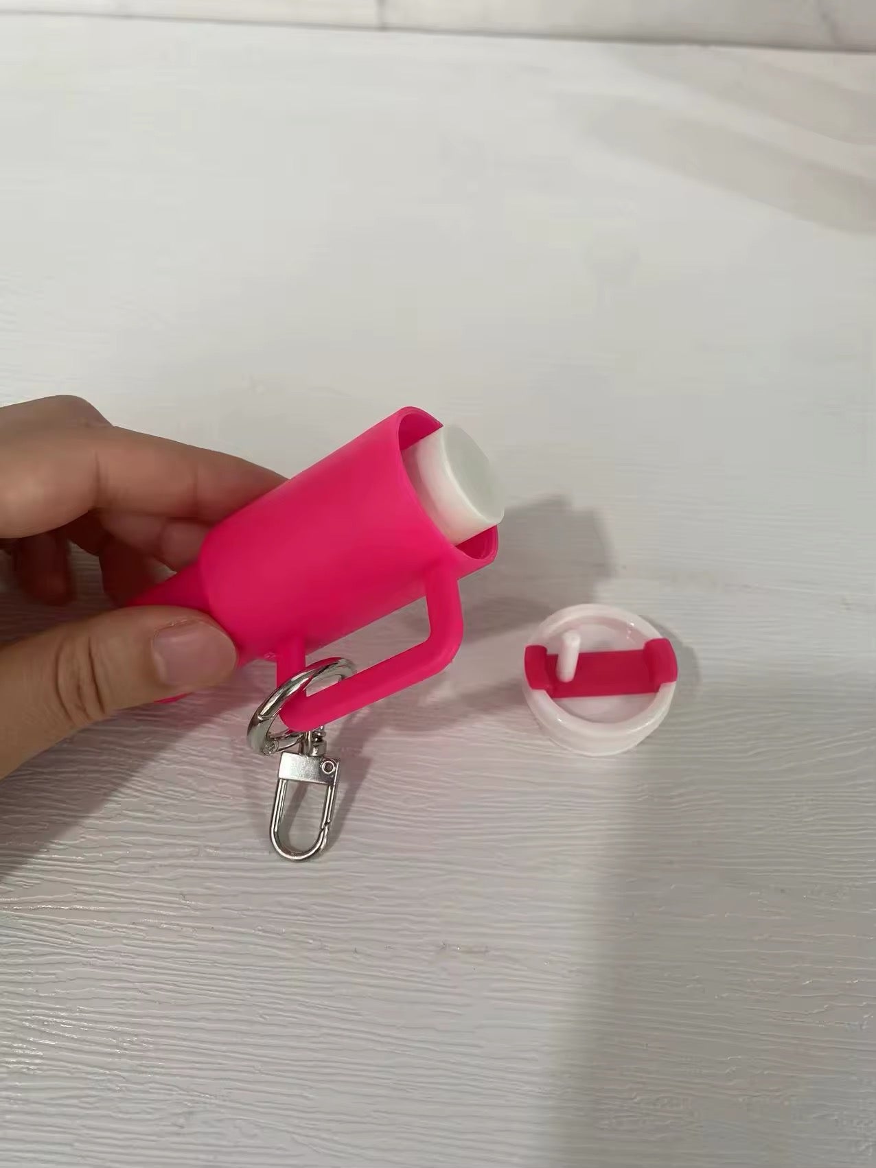 Mini llavero taza Stanley rosa roja