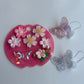 Tapa - Placa // acrílico // Flores  // 40 onz + Protector de cañita Mariposa 2 unidades