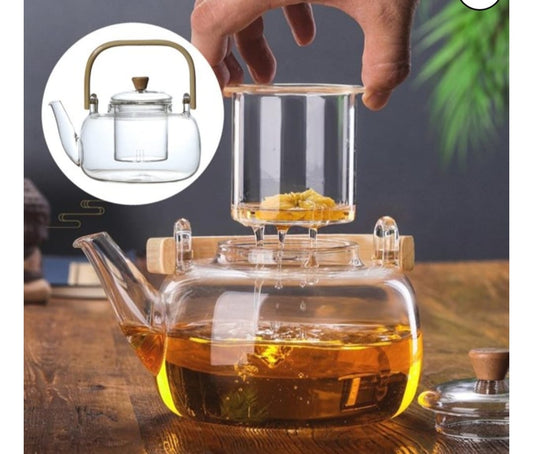Tetera de vidrio de borosilicato con asa y detalle en tapa de bambú