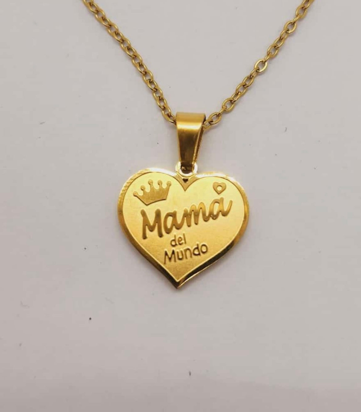 Collar Cero inoxidable bañado en 18 k   Mamá del mundo