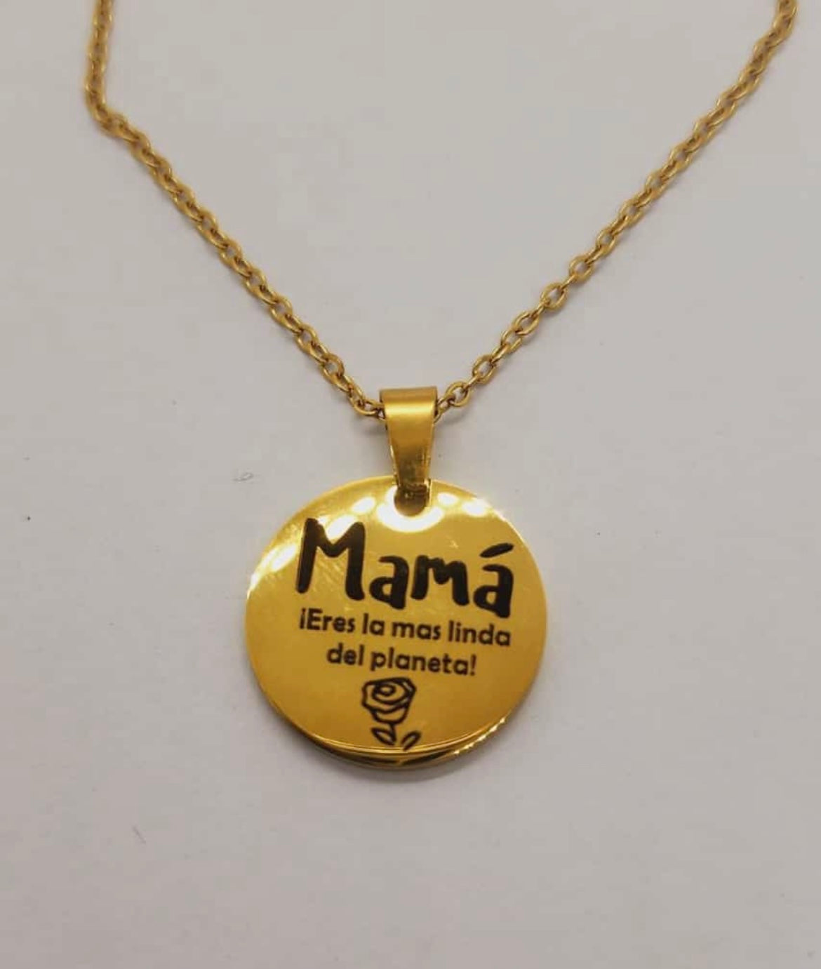 Collar Cero inoxidable bañado en 18 k Mamá linda