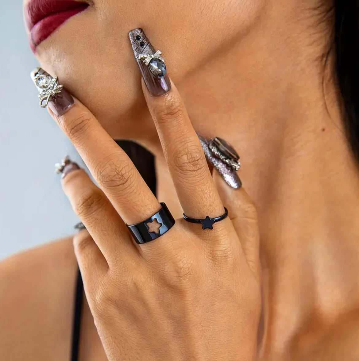 Anillo de negro estrella
