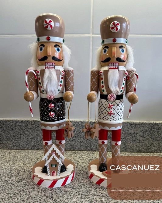 Soldado Cascanuez de madera de 38cm