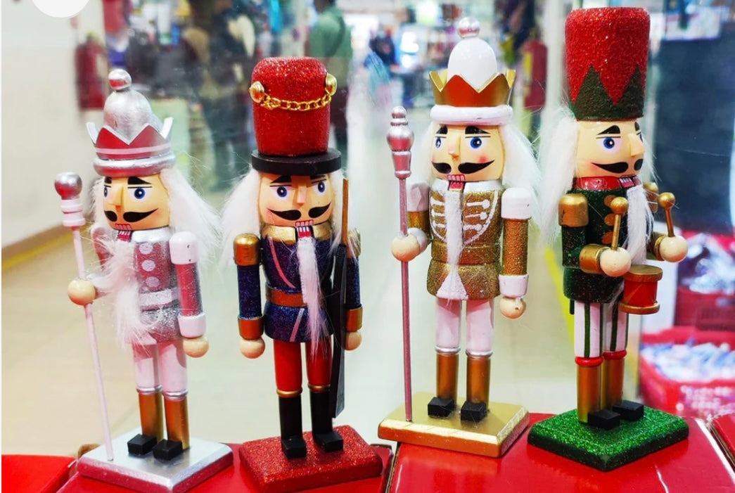 CASCANUECES NAVIDEÑOS 15CM BRILLOSO
