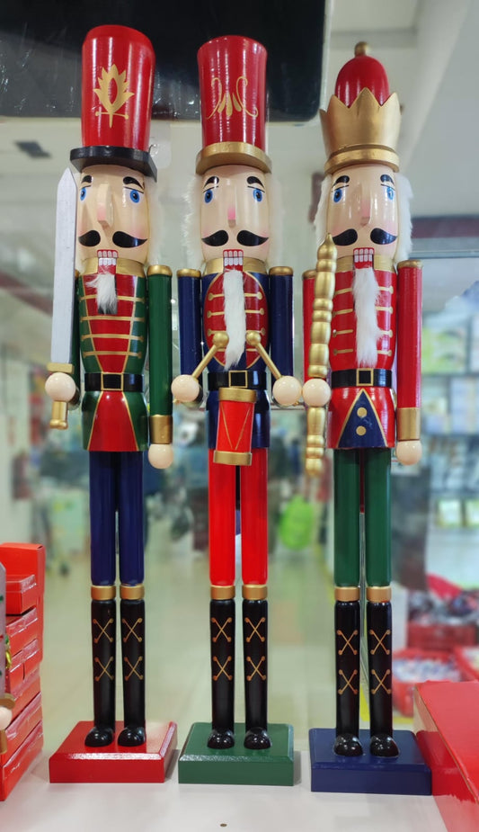 CASCANOECES NAVIDEÑOS DE 90 CM DE ALTO EN 3 HERMOSOS MODELOS*