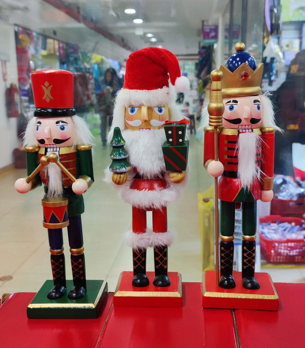 CASCANUECES NAVIDEÑO DE 25CM MEDIANO