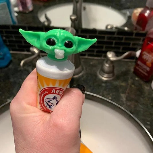 Baby Yoda dispensador de pasta dental