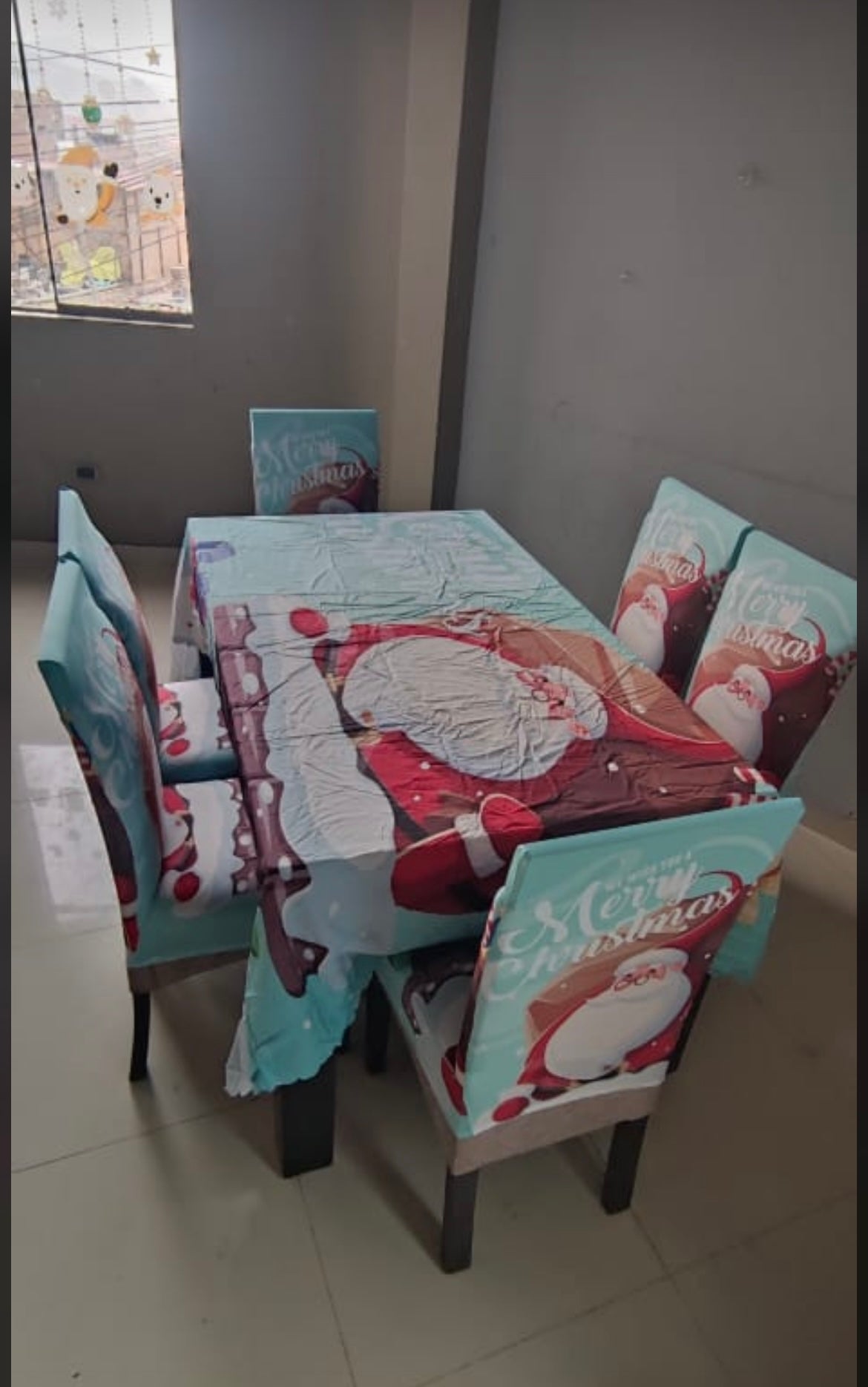 Juego de mesa 250 cm + 8  fundas de sillas