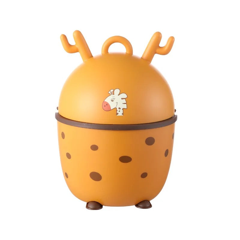 Cubo de basura tierno