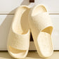 Sandalias de oso en relieve