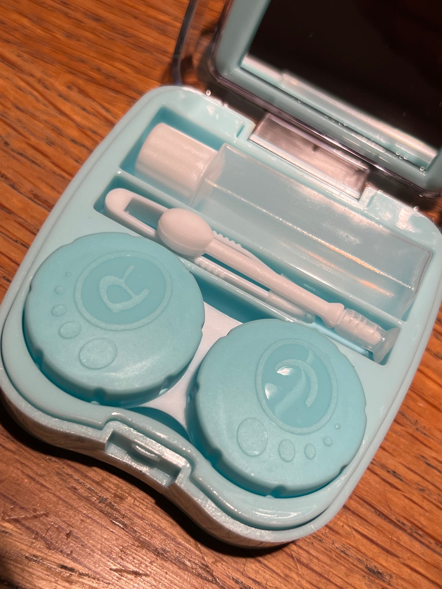 Estuche de lentes de contacto
