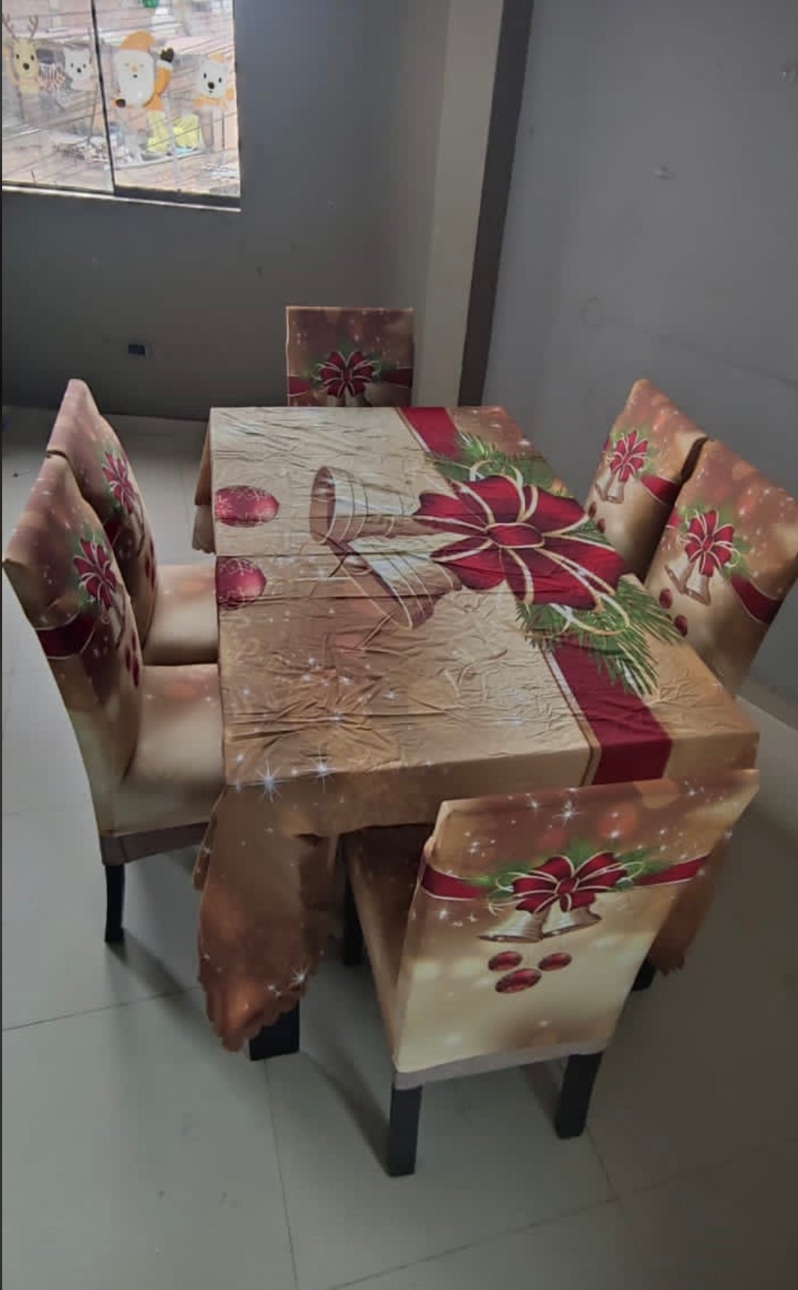 Juego de mesa 250 cm + 8  fundas de sillas