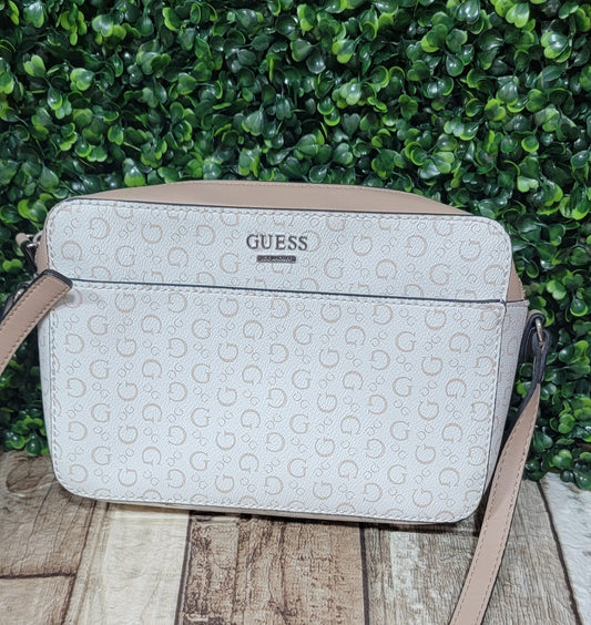 Cartera Guess
