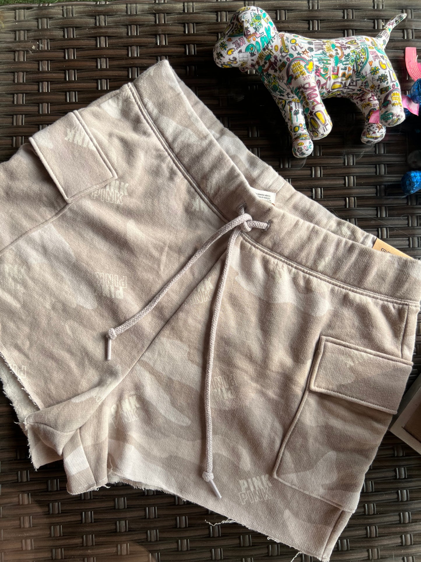 Short Pink